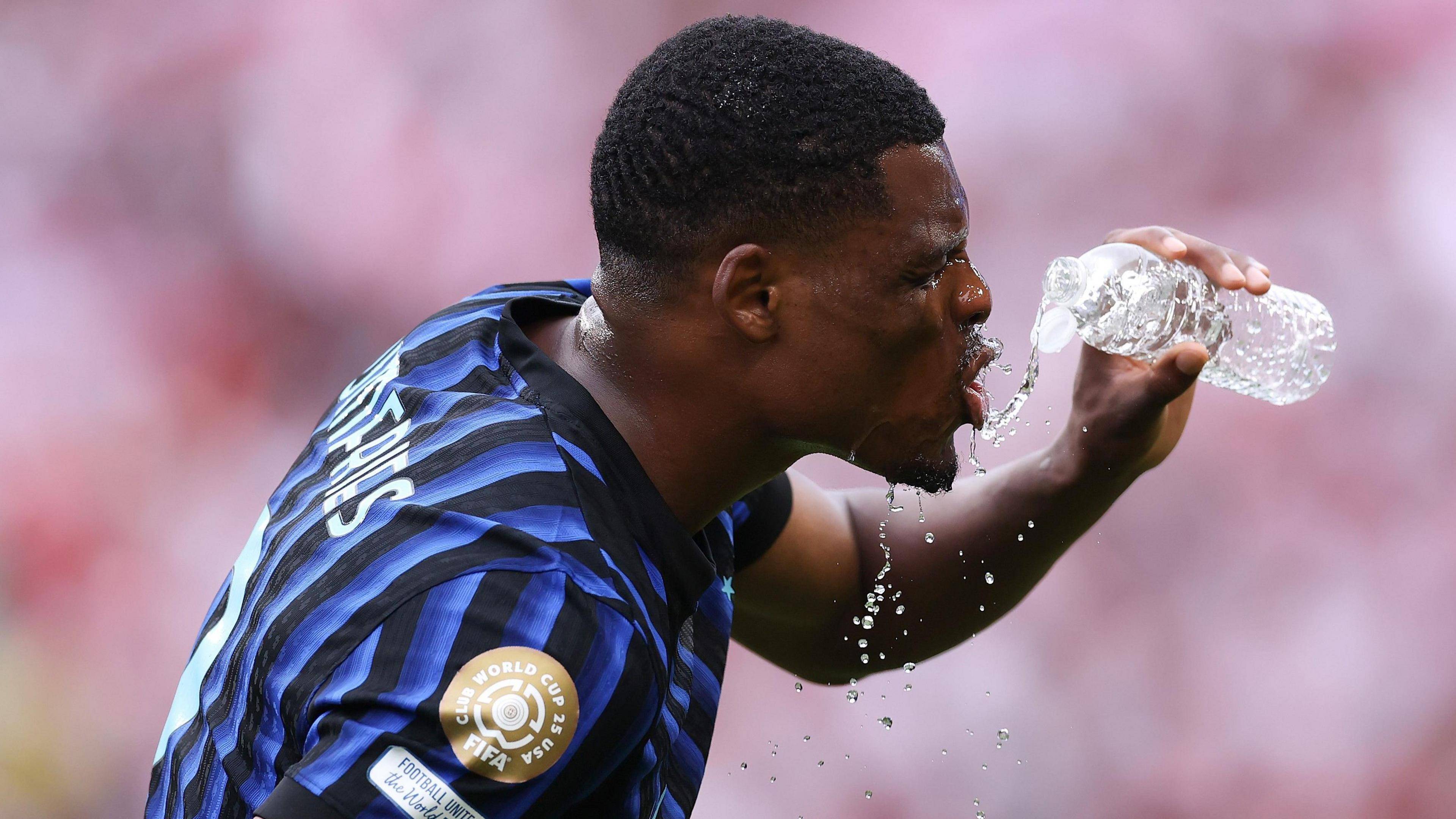 包含欧国联比赛做好防疫工作,球员健康安全受关注的词条 包含欧国联比赛做好防疫工作,球员健康安全受关注的词条