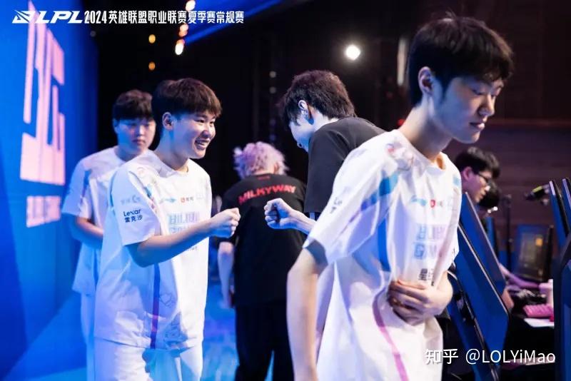 T1力克FPX，Knight拿下关键大龙四强赛2:1（广州）