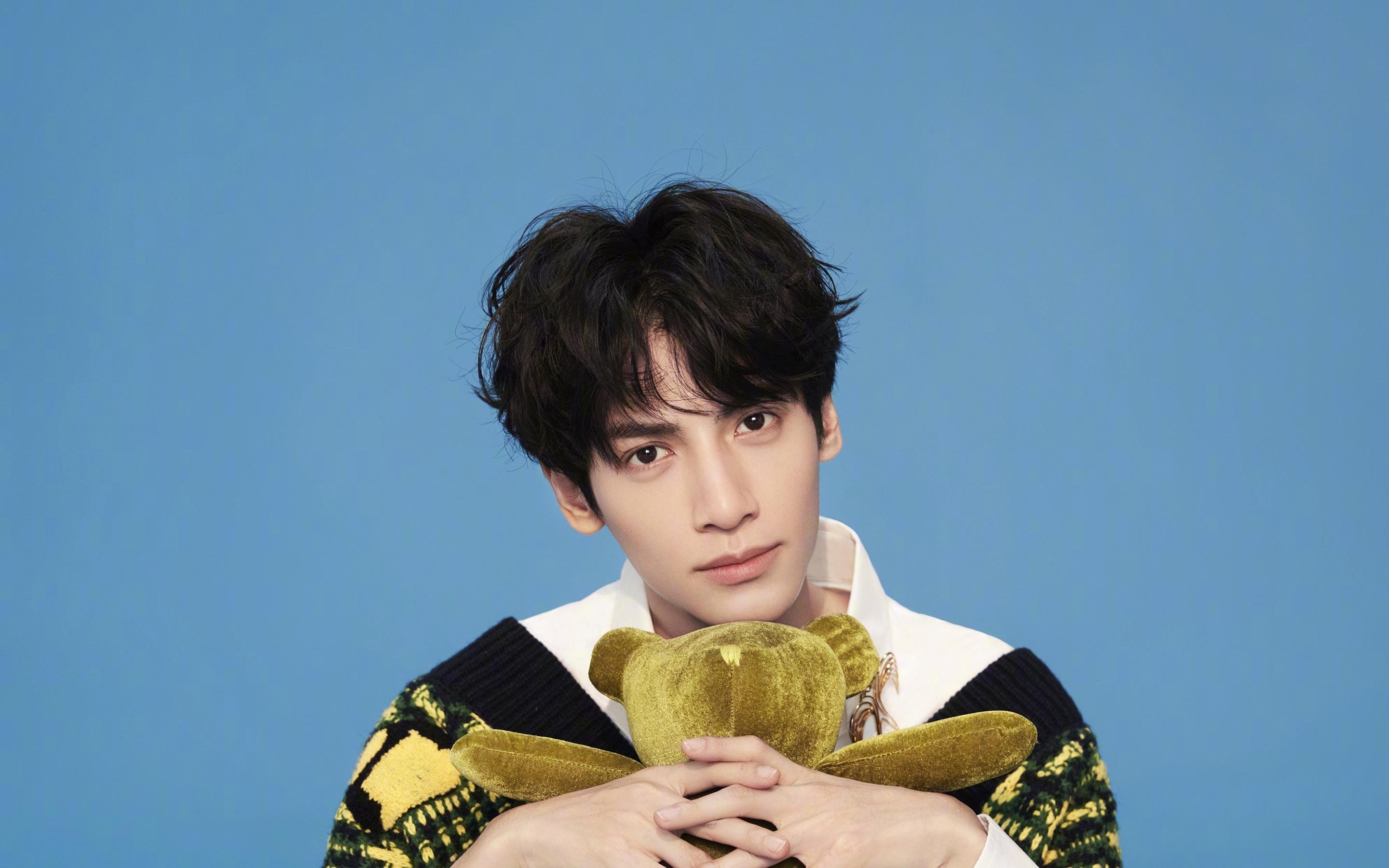 篮球双星闪耀,广东队单节决胜上海,哈利伯顿季后赛展统治力